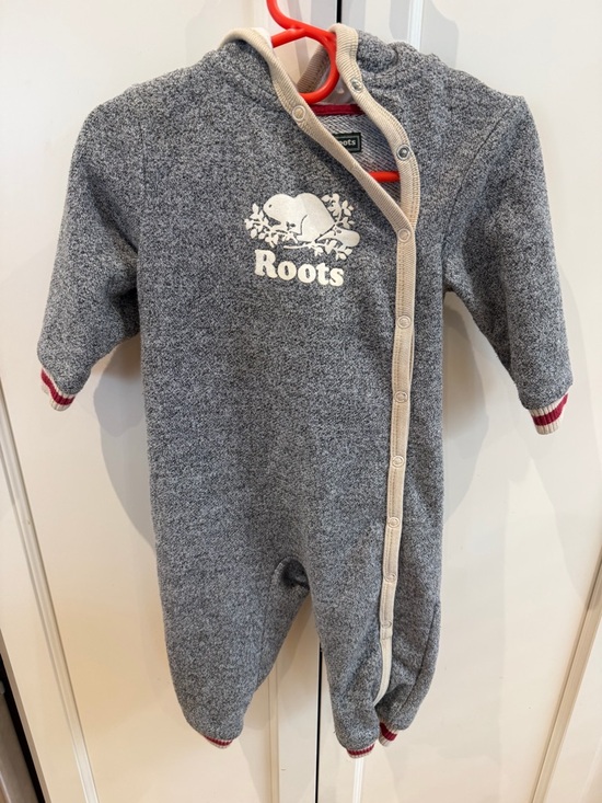 Roots Other - Roots 12-18m Heather Grey Hooded Baby One-Piece with Cream Trim